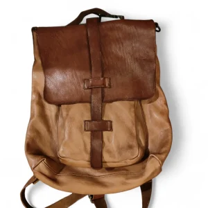 C1.12 – Zaino artigianale in pelle unisex con tascone